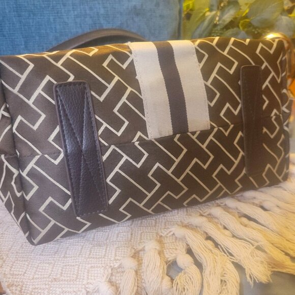 Tommy Hilfiger Hobo Shoulder Bag - Brown/Cream - Picture 4 of 12